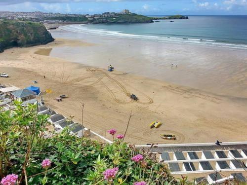 Cornish Townhouse Central Newquay with Parking - Simply Check In