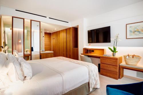 Traveler Room with Spa access