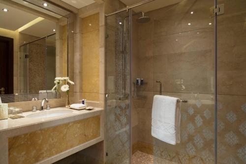 Superior Room image 6