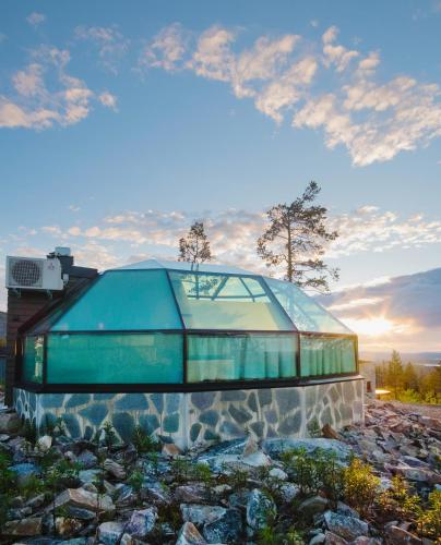 Фасада на хотела, Golden Crown - Levin Iglut in Леви