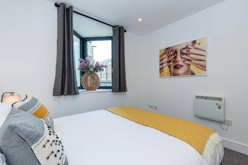 Picture of Oxfordshire Living - Oxford Castle Stylish Apartment