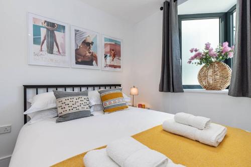 Picture of Oxfordshire Living - Oxford Castle Stylish Apartment