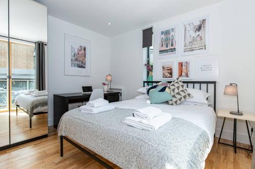 Picture of Oxfordshire Living - Oxford Castle Stylish Apartment