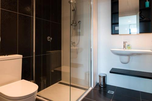 Owen · Soaring City Views Central Location