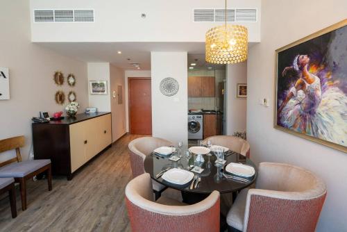 Homely 2 Bedroom Apartment in Dubai Marina - image 3