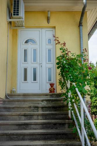 Entrance, Viragos vendeghaz in Keszthely