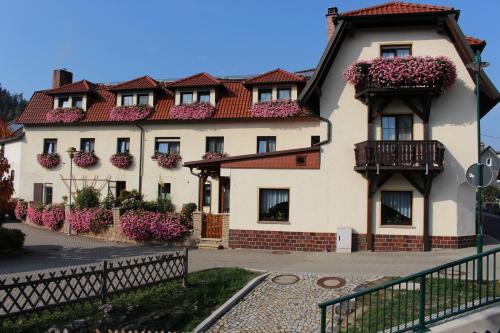 Pension Zur Grünen Eiche (Pension Zur Grunen Eiche) in Unterwellenborn