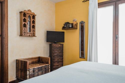 Standard Queen Room image 7