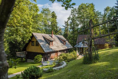 Počitniška hiša Koča Dobnik - Accommodation - Lovrenc na Pohorju