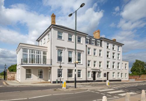 The Lion Gate Apartments - Accommodation - East Molesey