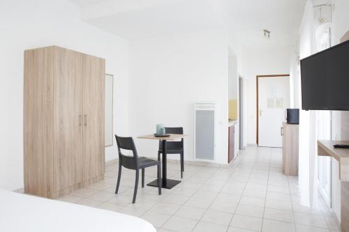 Zenitude Hôtel-Résidences La Versoix - image 6