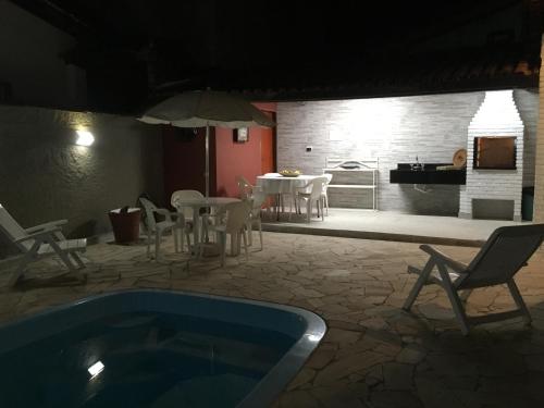 Casa Terrea com Piscina e Internet - Ar Opcional