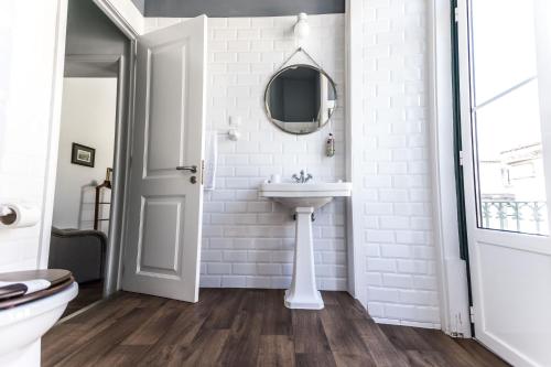 Home Lisbon Hostel - main image