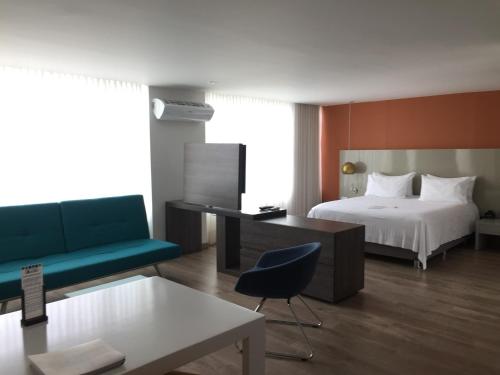 Hotel Holiday Inn Express & Suites Medellin