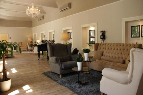 Unitas Hotel - image 2