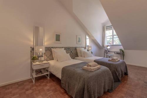 Charm in prime location! NO PARTIES ALLOWED