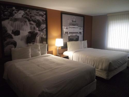 Super 8 by Wyndham Lynnwood