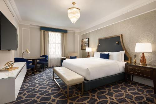 Fairmont Gold Room with King Bed