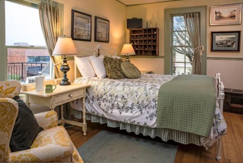 Clementine's Bed & Breakfast - image 5