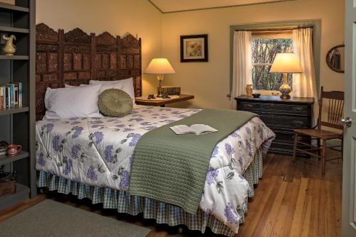 Clementine's Guest House & Vacation Rentals