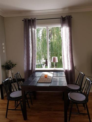 Lovely, spacious apartment with free parking, Sandviken (fotografie 7)