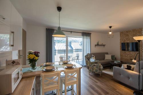 One-Bedroom Apartment - Słoneczna Góra 8 image 4