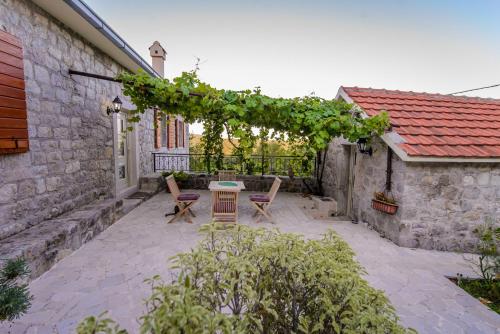 Iekārtas, Mediteraneo Villa in Krimovice