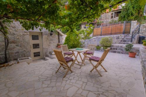 Iekārtas, Mediteraneo Villa in Krimovice
