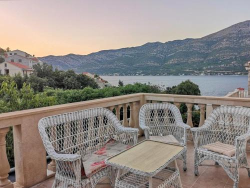 Apartments by the sea Medvinjak Korcula - 17858