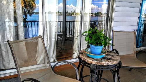 3000 Sq Ft Beach and Bay Condo