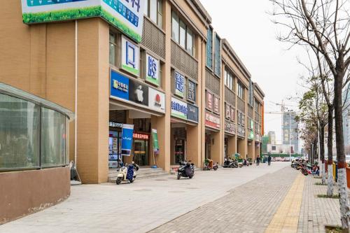 Zhengzhou Zhengdong New District·East University City· in Zhongmu