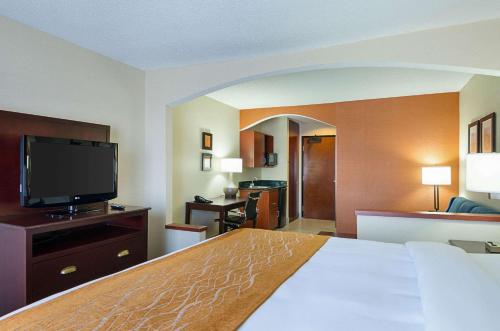 Comfort Inn & Suites