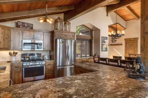 9064 Woodland Drive Home - image 4