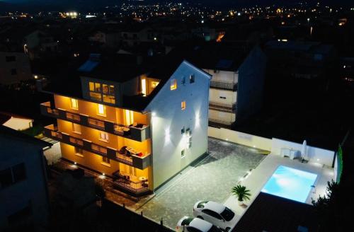 Apartment with Sea View image 8
