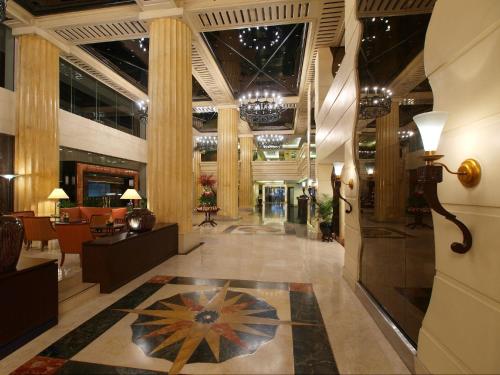Lobby, The Heritage Hotel Manila in Pasay