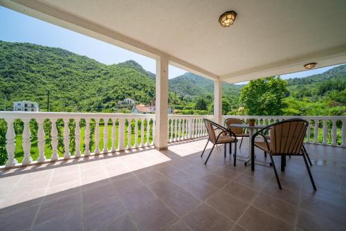 Balkons/terase, House Gorica in Godinje