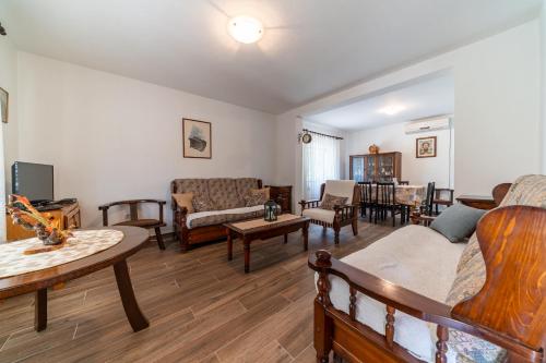 House Gorica in Godinje