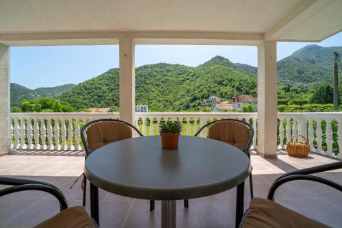 Balkons/terase, House Gorica in Godinje