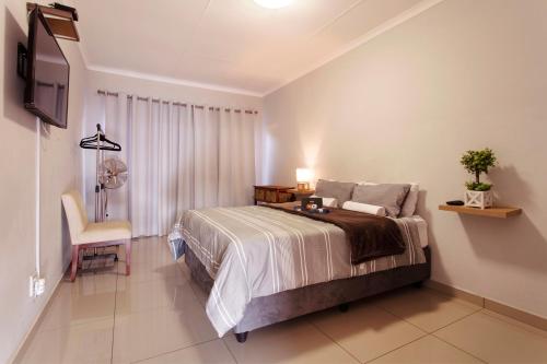 200sqm 1 bedroom, 2 bathroom Casa in Garsfontein (Menlyn Apartments) in Pretória