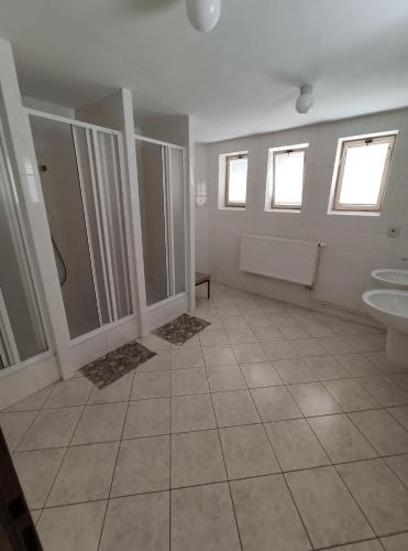 Economy Quadruple Room with Shared Bathroom