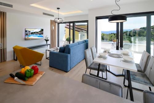 MODENA MARIS-heated pool-grill-relax-jacuzzi apartments