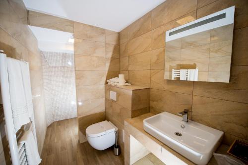 Hotel Mariko Inn - image 12