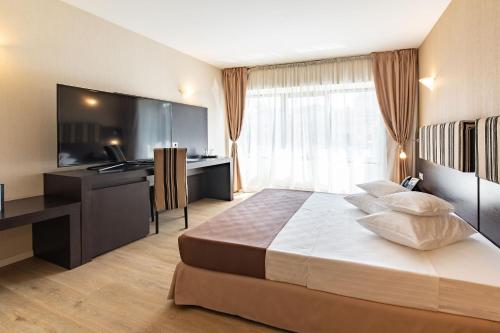 Executive Suite with Spa Bath