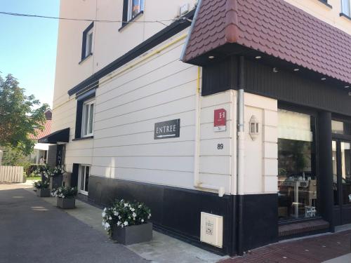 Hotel Les Embruns - main image