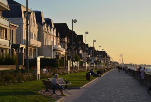 Port-Guillaume, résidence de vacances avec mer & piscine