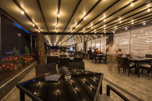Hotel Fontana Vrnjačka Banja - image 7
