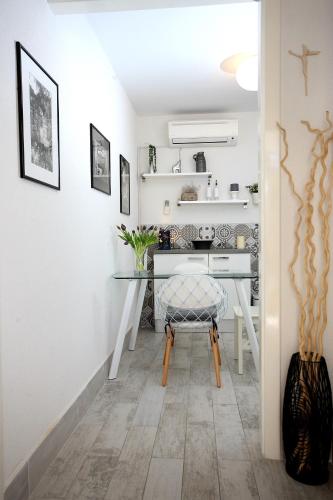  Charming Seaside Apartment in Primošten