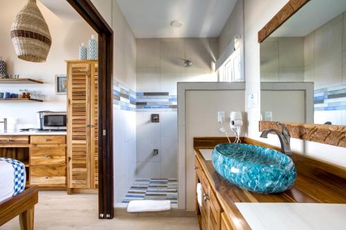 Ocean Breeze Beach Resort in พลาเซนเซีย