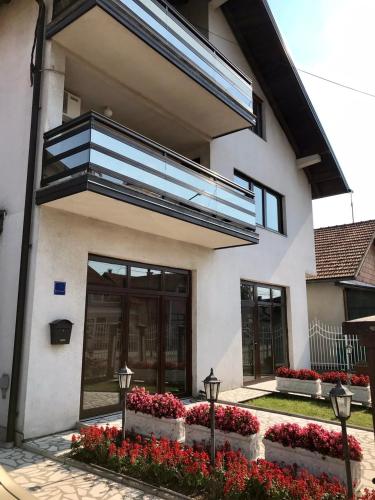 Apartments Dreams Centar - image 14