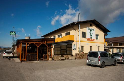 Ресторан, Guest House Čelan (Guest House Celan) in Словенське Коньїце